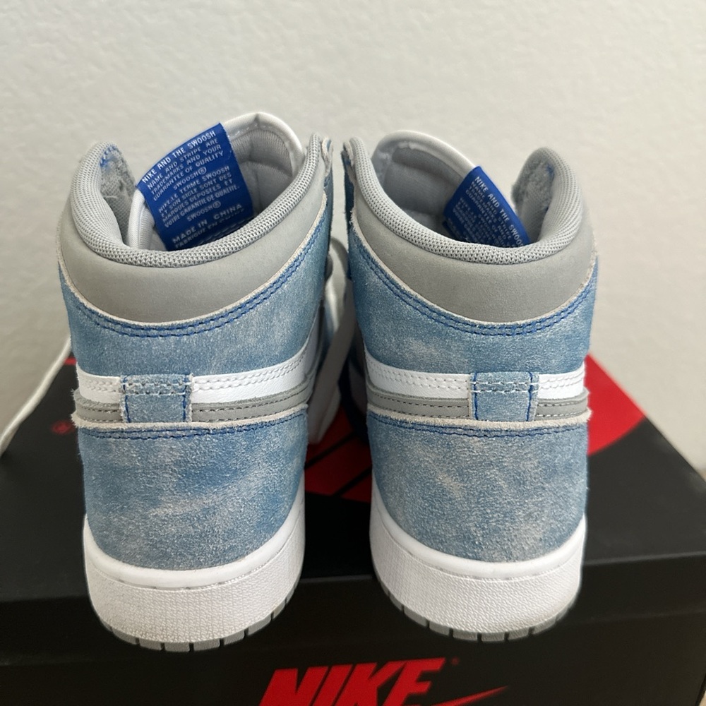 Jordan 1 Hyper Royals - image 4